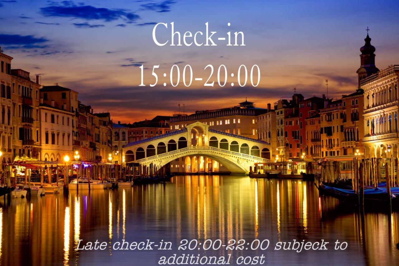 Venetian Mood: Secret Garden Apartment Bagian luar foto