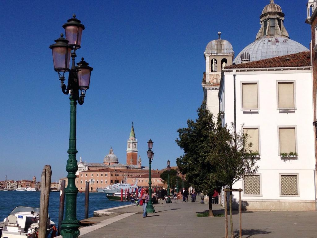 Venetian Mood: Secret Garden Apartment Bagian luar foto