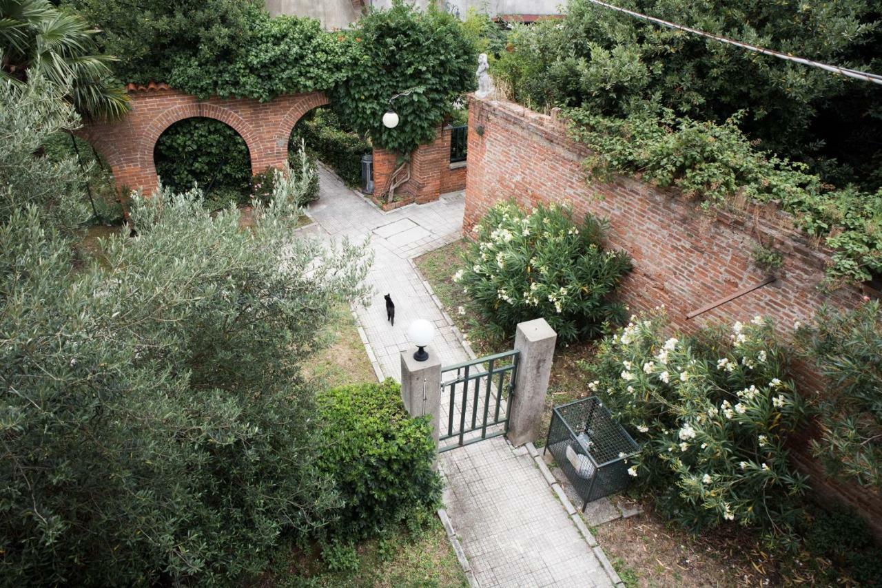 Venetian Mood: Secret Garden Apartment Bagian luar foto