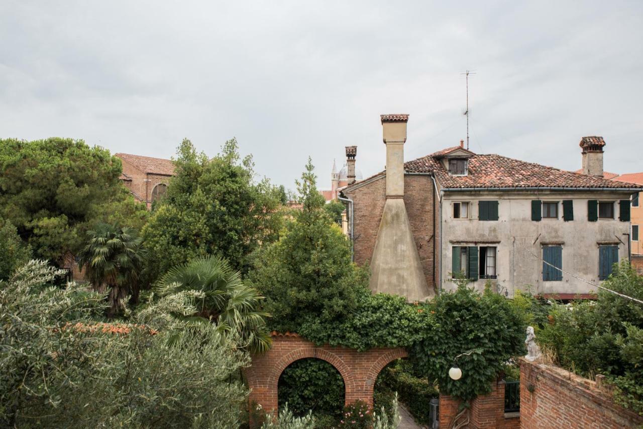 Venetian Mood: Secret Garden Apartment Bagian luar foto